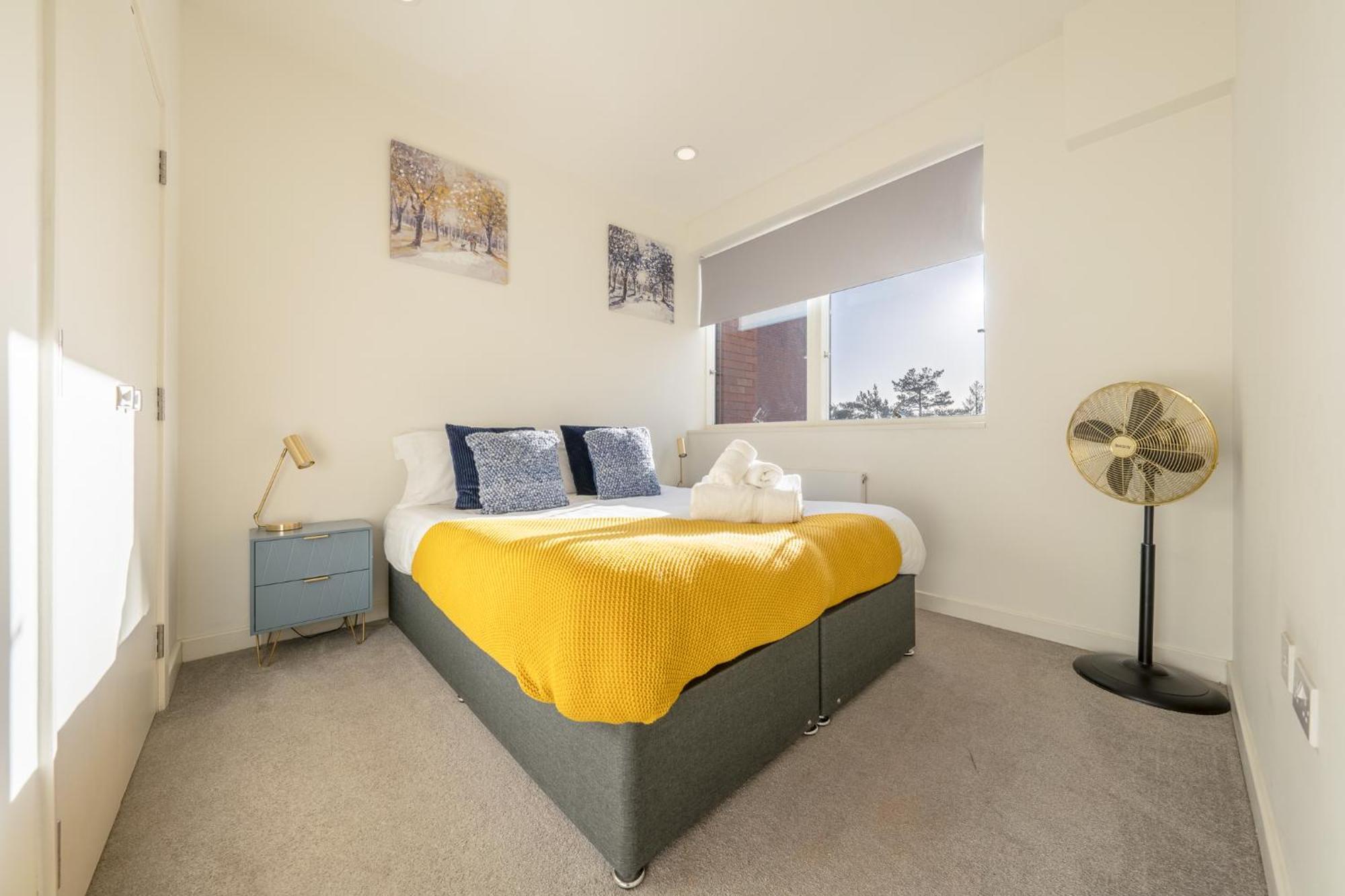 Luxury 1 Bedroom Serviced Apartment With Roof Terrace & Gym Stevenage Exterior photo