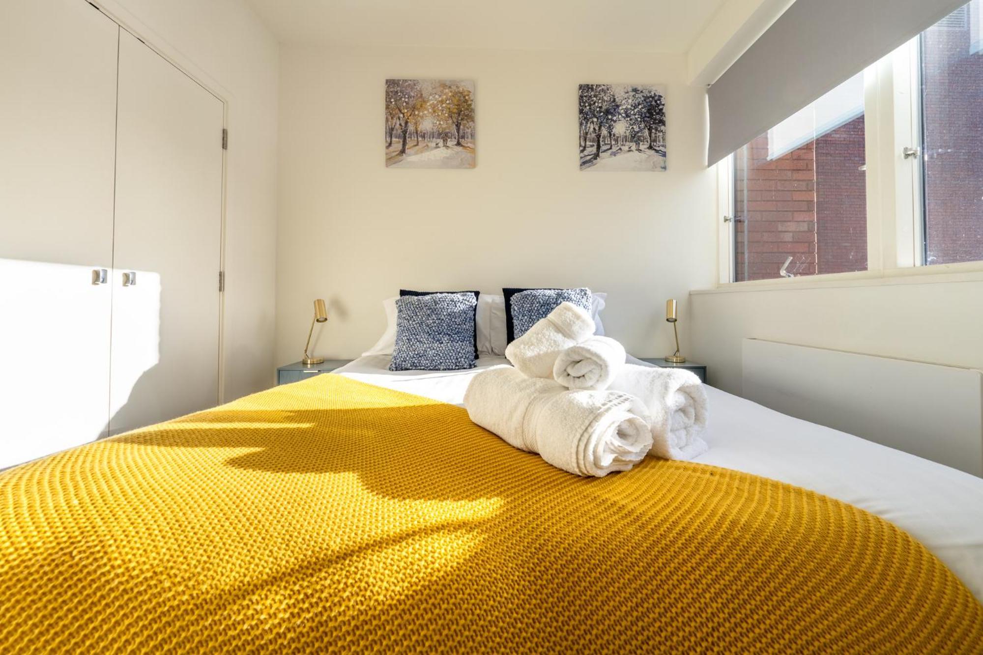 Luxury 1 Bedroom Serviced Apartment With Roof Terrace & Gym Stevenage Exterior photo