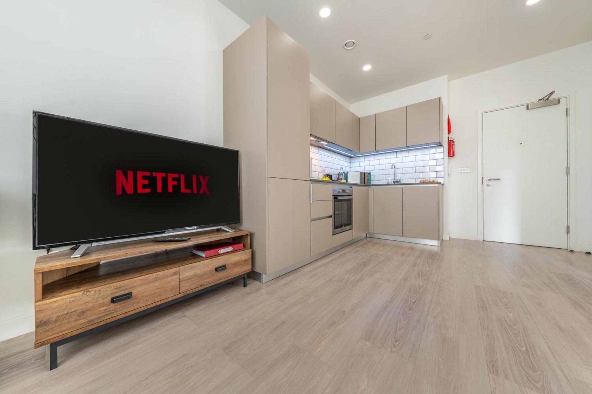 Luxury 1 Bedroom Serviced Apartment With Roof Terrace & Gym Stevenage Exterior photo