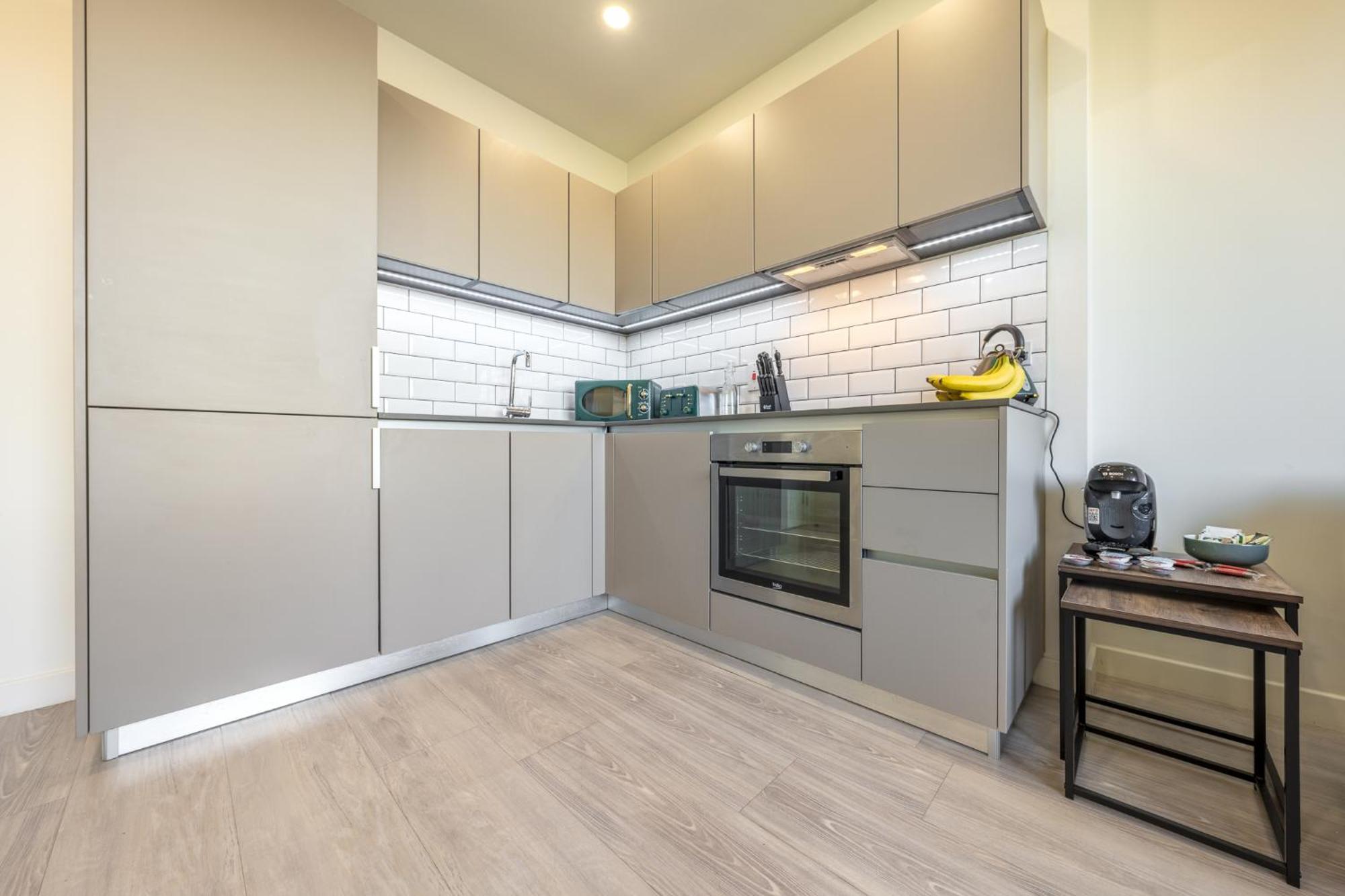 Luxury 1 Bedroom Serviced Apartment With Roof Terrace & Gym Stevenage Exterior photo