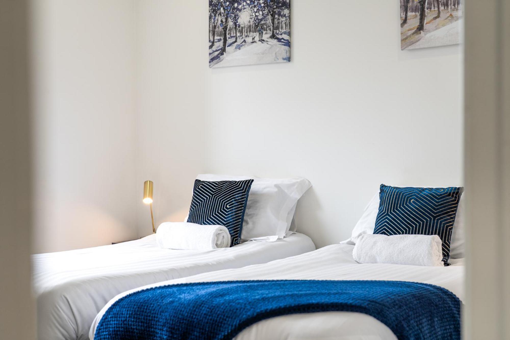 Luxury 1 Bedroom Serviced Apartment With Roof Terrace & Gym Stevenage Exterior photo