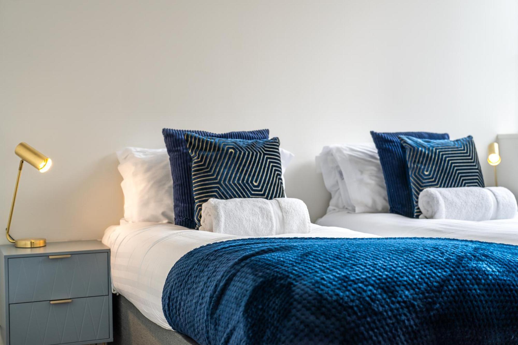 Luxury 1 Bedroom Serviced Apartment With Roof Terrace & Gym Stevenage Exterior photo