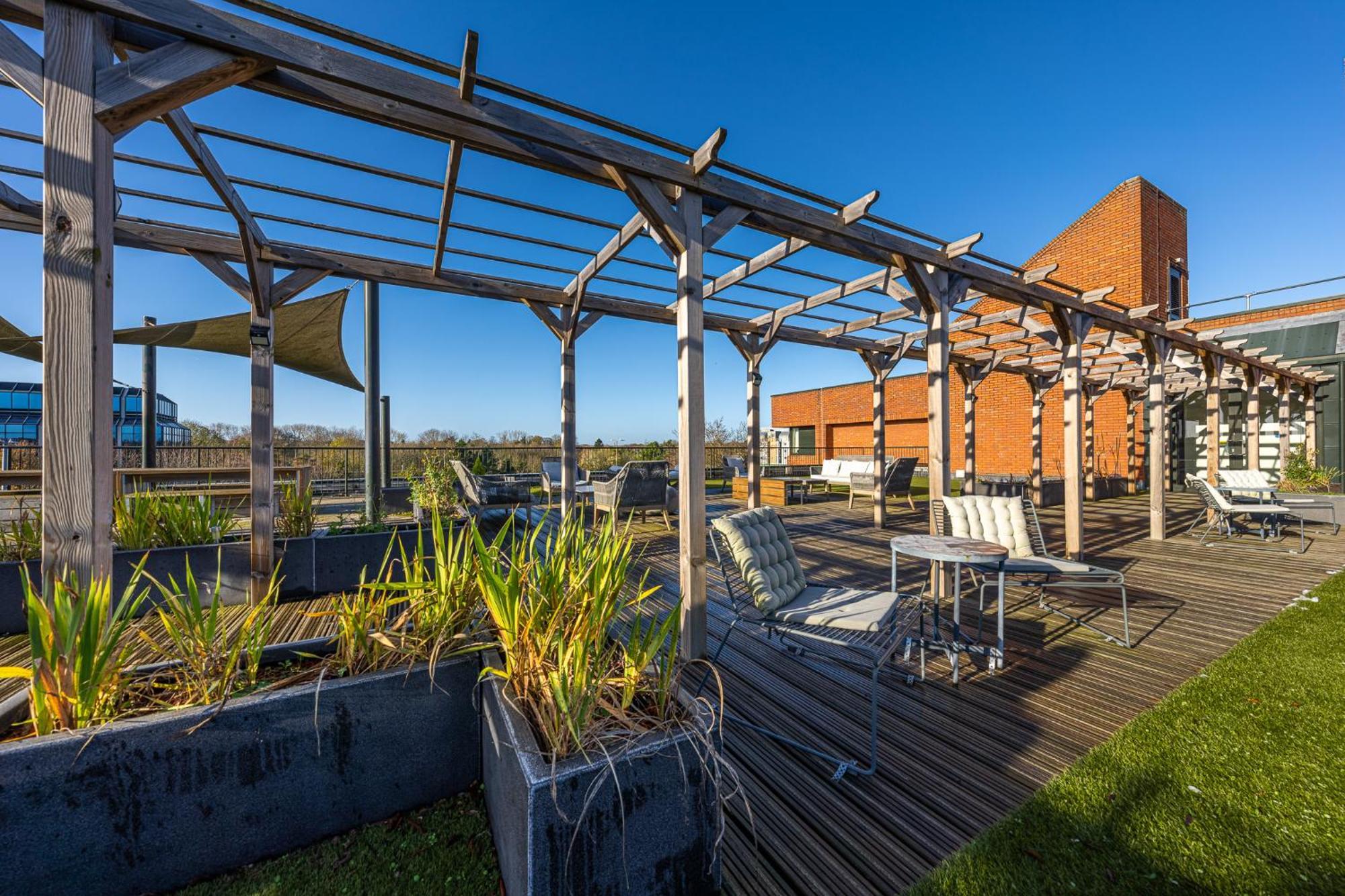 Luxury 1 Bedroom Serviced Apartment With Roof Terrace & Gym Stevenage Exterior photo